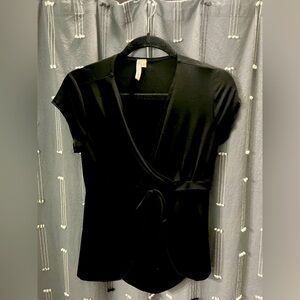 Women’s open mid drift top
